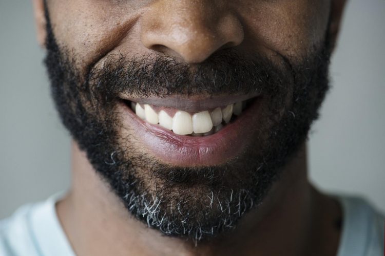 Comment blanchir ses dents naturellement