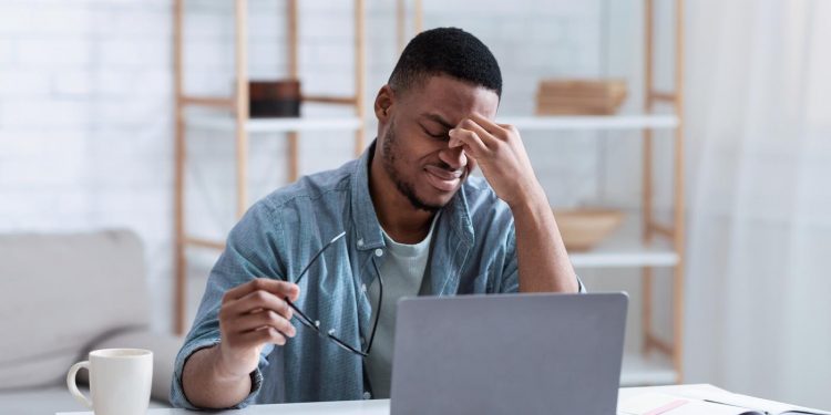 Fatigue oculaire numérique : nos conseils pour éviter d’avoir mal aux yeux